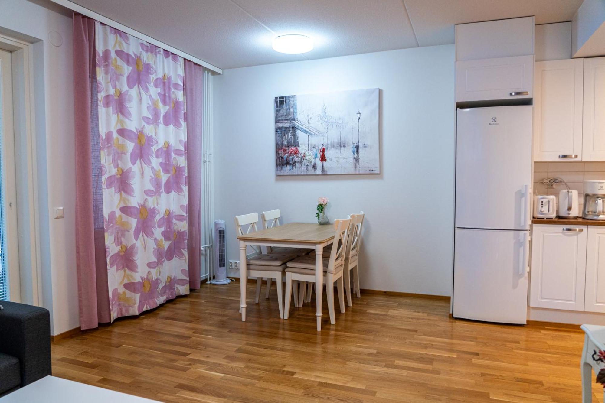Kaksio Helsingissae Hyvien Kulkuyhteyksien Varrella Apartment Helsinki Exterior photo